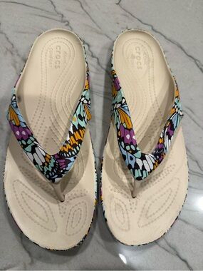 Crocs Kadee II Butterfly Flip Flops Women’s Size 9 Iconic Comfort VGC